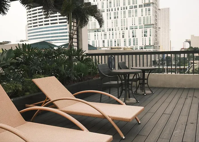 Manhattan Plaza 1br With View, Netflix And Pool Access Manila